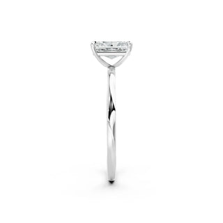 Eleganter Verlobungsring aus massivem 950 Platin mit Radiant Schliff Diamant