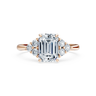 Romantischer Emerald Cut Verlobungsring mit Lab Grown Diamant in 14K/18K Roségold – luxuriöser Verlobungsring von Lisya Jewelry