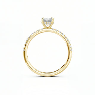 Hochwertiger Verlobungsring aus Gelbgold mit Emerald Cut Diamant und Pavé-Ringband