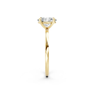 Eleganter Oval Verlobungsring Liora aus massivem 750 Gelbgold mit Lab-Diamant