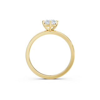 Nahaufnahme des Marquise Labordiamanten im 18K Gelbgoldring – Lisya Jewelry