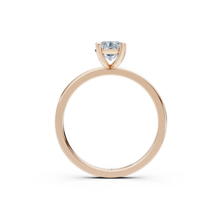 Nahaufnahme Radiant Cut Labordiamant im 18K Roségoldring – Lisya Jewelry