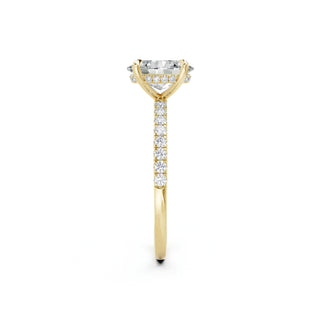 750 Gelbgold Verlobungsring mit Oval Cut Diamant, Pavé-Fassung und Hidden Halo Detail