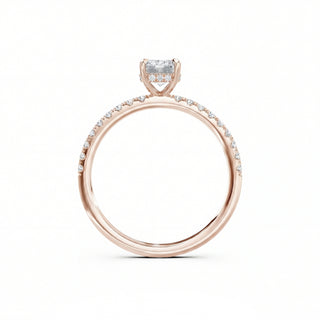 Luxuriöser Radiant Cut Verlobungsring in Roségold mit Lab-Grown Diamant und Pavé-Schiene