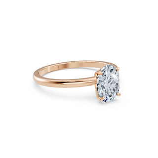 Schmale Ringschiene aus 18K Roségold mit ovalem Lab Grown Diamant – Solitär-Fassung