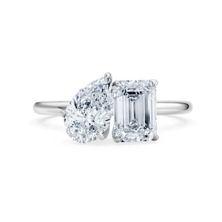 Toi et Moi Ring aus 18 K Weißgold mit Pear Cut und Emerald Cut Labordiamanten – Lisya Jewelry
