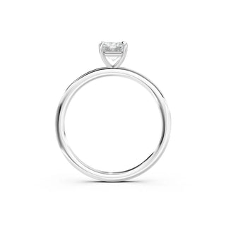 Elara Signature Verlobungsring Weissgold mit funkelndem Emerald Cut Diamanten