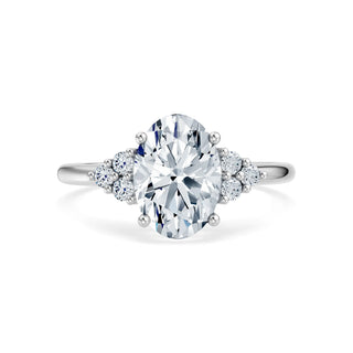 Oval Trilogy Verlobungsring mit Labor-Diamant in 14K/18K Weißgold – edel & elegant